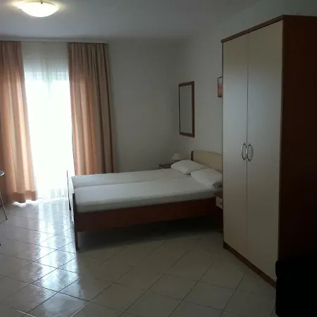 Manuela Apartment *